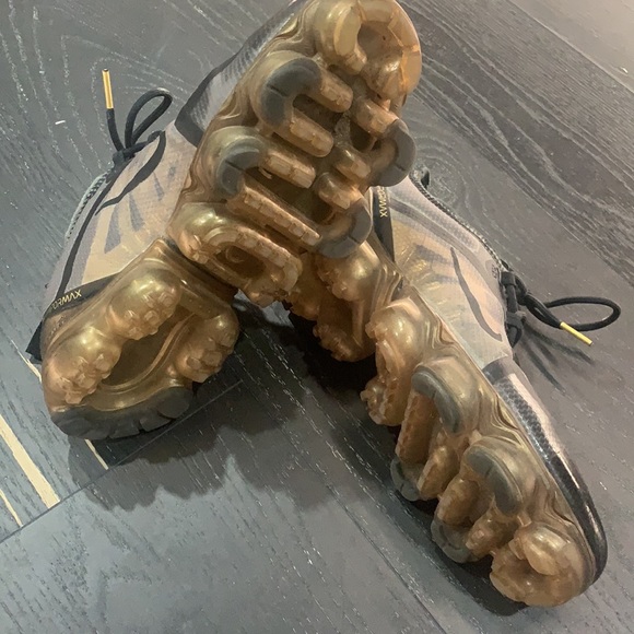 NIKE VAPORMAX SNEAKERS - Picture 15 of 16